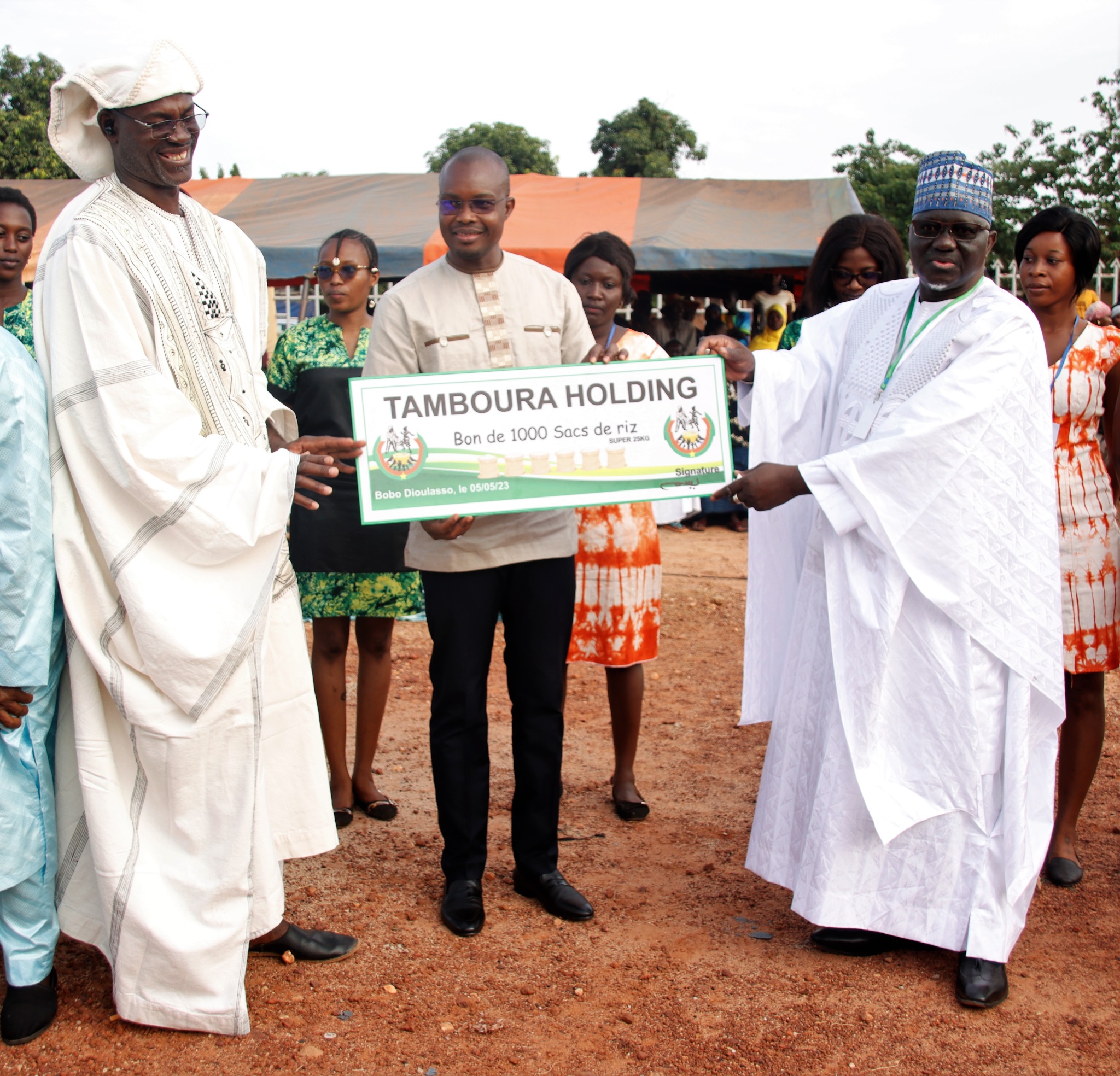 SNC 2023 : Le parrain artistique et les forgerons  renforcent la cohésion sociale à travers des dons